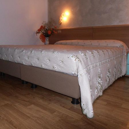 Locanda Ridevert Otel Tione di Trento Oda fotoğraf